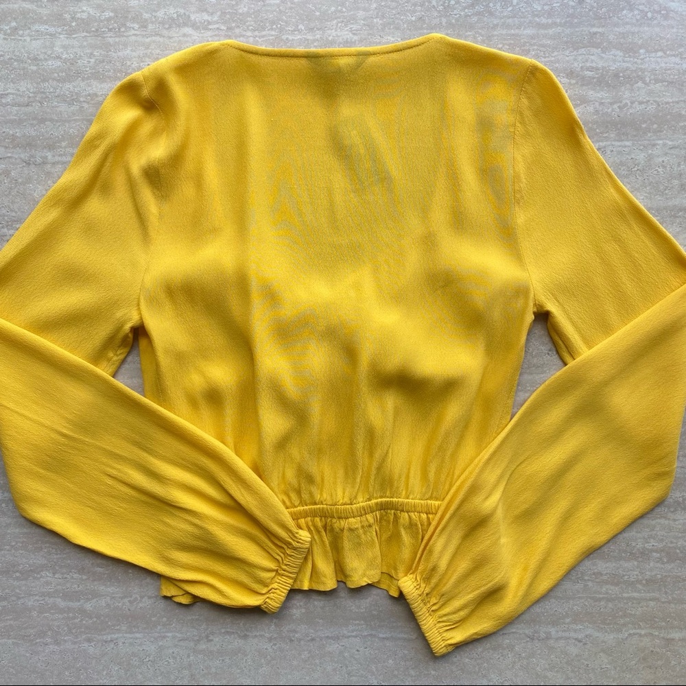 CLOSET CLOSING Express Ruffle Ruched Front Blouse NWT - Picture 3 of 7